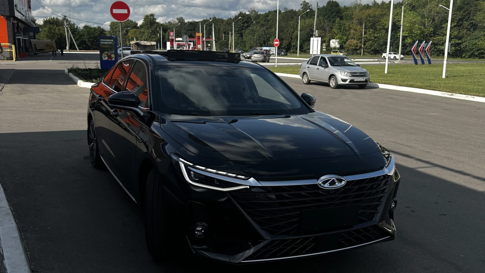 Изображение 1 для Китайские автопроизводители обходят утильсбор в России с помощью «урезанных» моторов