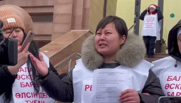 Отчаяние матерей: Митинг в Астане выявил глубокие проблемы в казахстанской армии - изображение 1