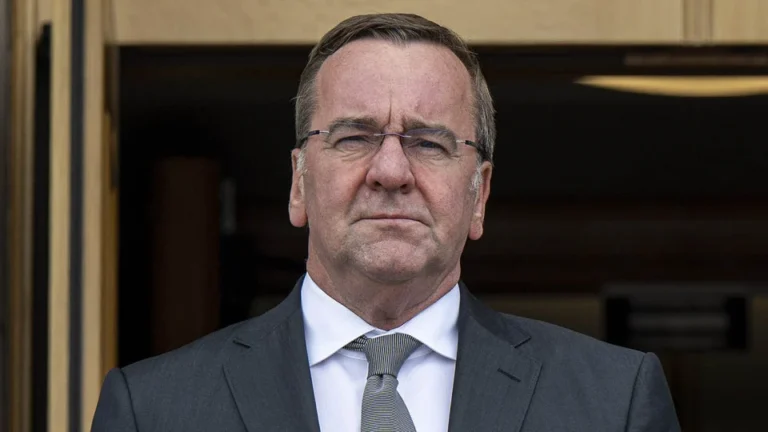 Министр обороны Германии спрогнозировал войну России и НАТО в ближайшие годы - изображение 1