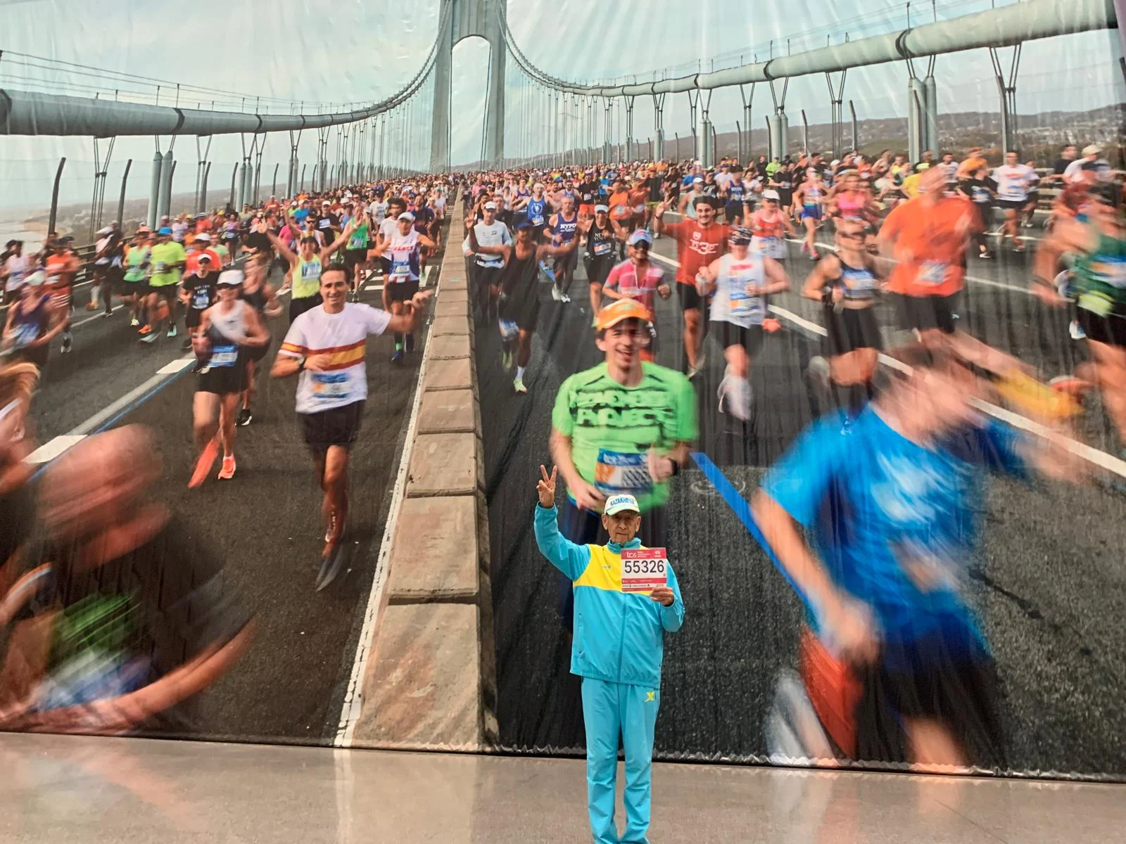 Изображение 1 для 80-летний Салтанат Туйтебаев триумфально завершил Нью-Йоркский марафон