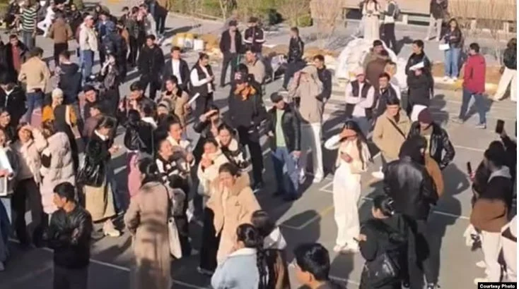 В Стамбуле сотни туркменских студентов вышли на протест против отчисления  - изображение 1