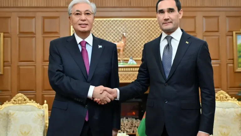 Токаев провёл встречу с президентом Туркменистана - изображение 1