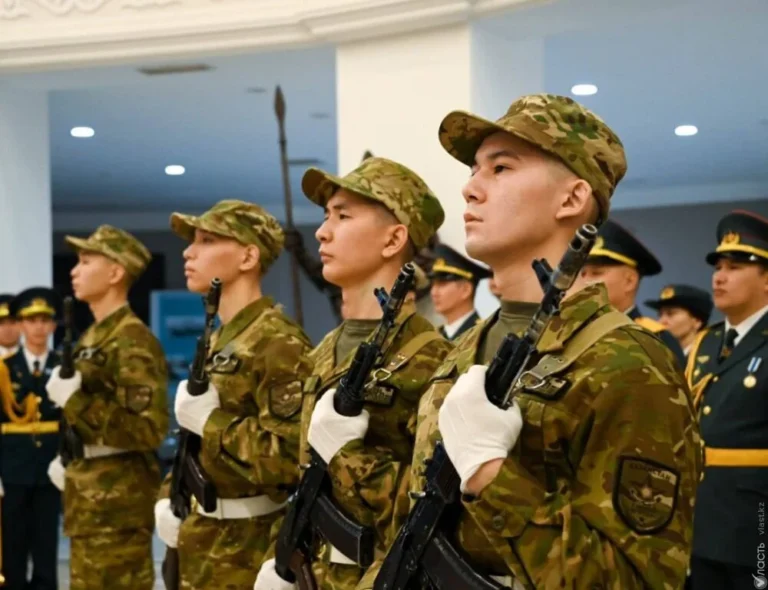 Не давать кредиты казахстанским военнослужащим предлагает в АРРФР - изображение 1