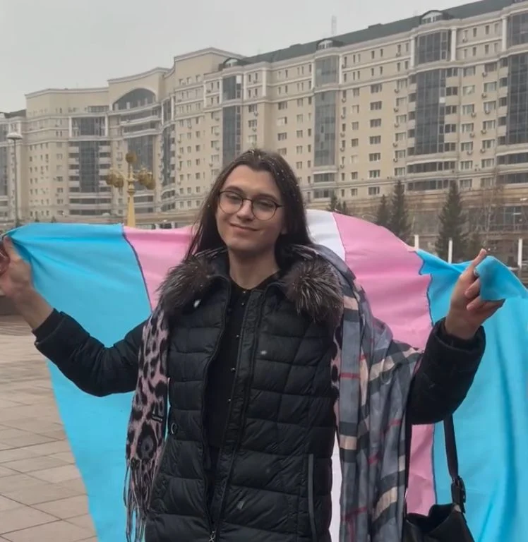 Активистку Яры Тычину оштрафовали за пикет против закона о запрете «пропаганды ЛГБТ» - изображение 1