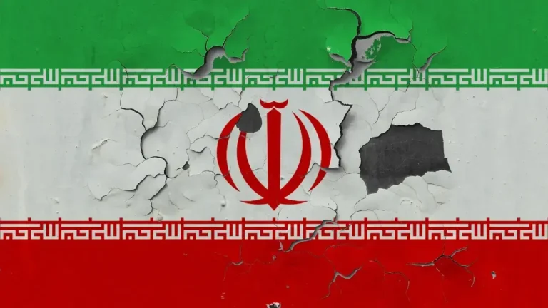 Иран предупредил соседние страны, что нанесёт удар по американским базам в случае удара США - изображение 1