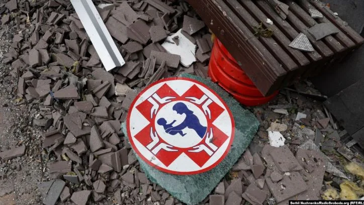 В 2025 году от ударов РФ погибли около 2400 мирных украинцев - изображение 1