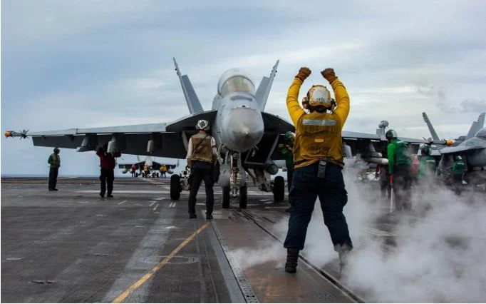 Авианосная группа США прибыла на Ближний Восток  - изображение 1