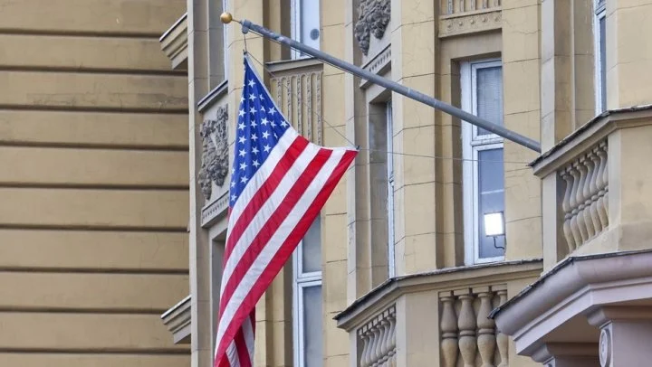 Госдеп США призвал своих граждан срочно покинуть Россию - изображение 1