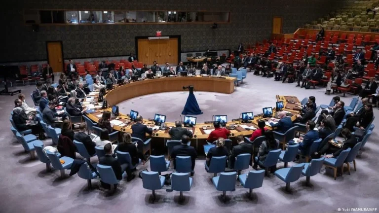 Киев срочно созывает Совет Безопасности ООН после удара российской ракеты «Орешник» - изображение 1