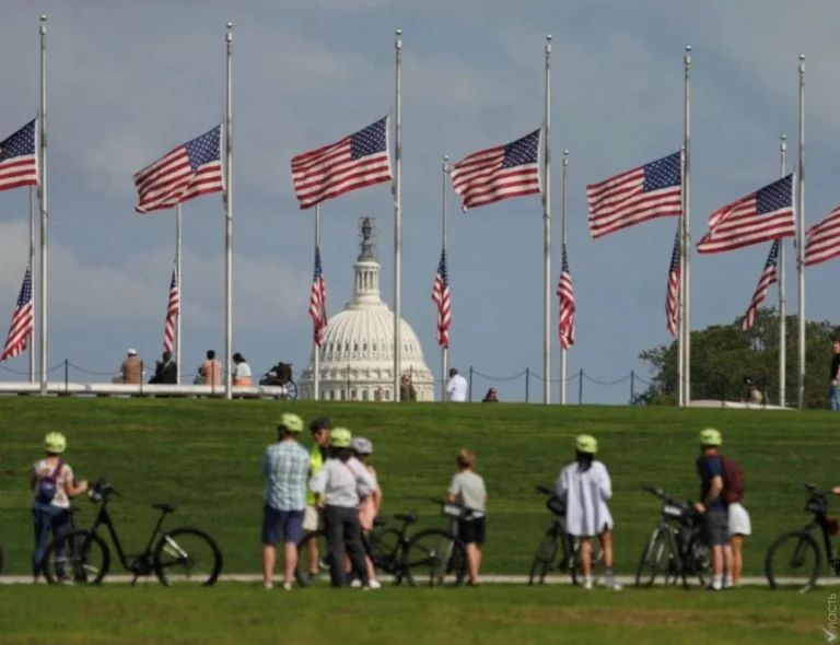 США на грани исторического демографического спада: население может сократиться уже в 2026 году - изображение 1