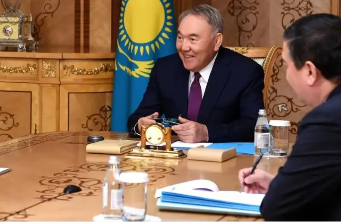 Дело Эпштейна: среди документов есть письмо от человека, который показывал Назарбаеву фокусы - изображение 1