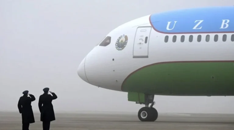 Самолёт президента Узбекистана приняли в России за «неопознанный» военный борт из США - изображение 1