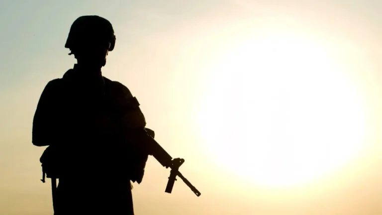 Генпрокуратура: начато досудебное расследование по факту гибели военнослужащего в Актау - изображение 1