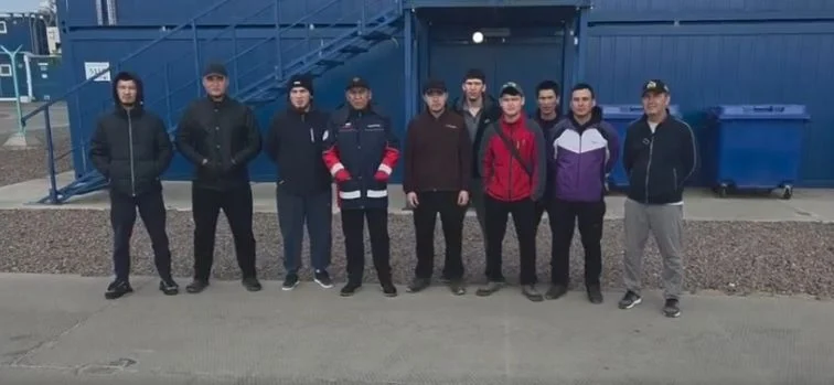 Казахстанцы, находящиеся в Усть-Луге, записали обращение - изображение 1