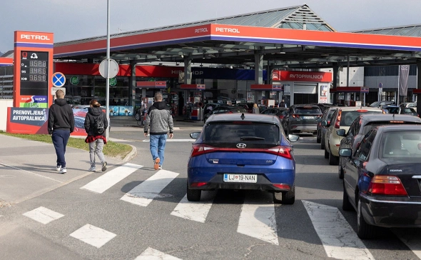 Словения ввела лимит на продажу топлива на автозаправках - изображение 1