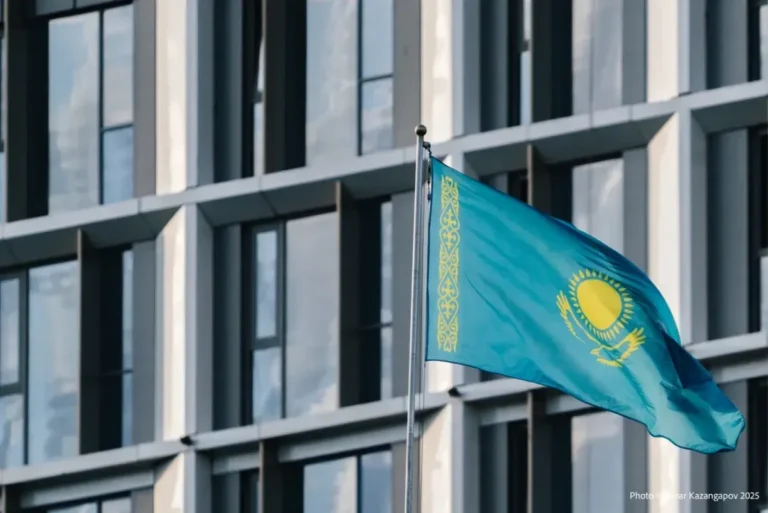 Казахстанцев заставят вывозить детей из России после 18-летия - изображение 1