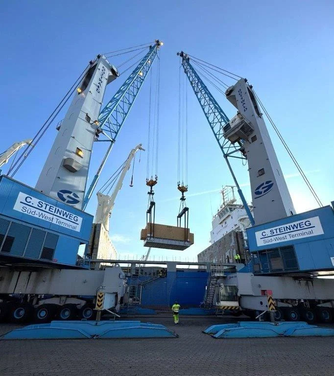 Изображение 3 для Как гигантские турбины для станции в Казахстане везли вокруг Африки