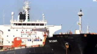 Иран обстрелял нефтяной танкер в Ормузском проливе - изображение 1