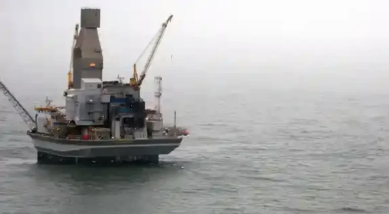 Россия потеряла 40% экспортных нефтемощностей из-за ударов и арестов - изображение 1