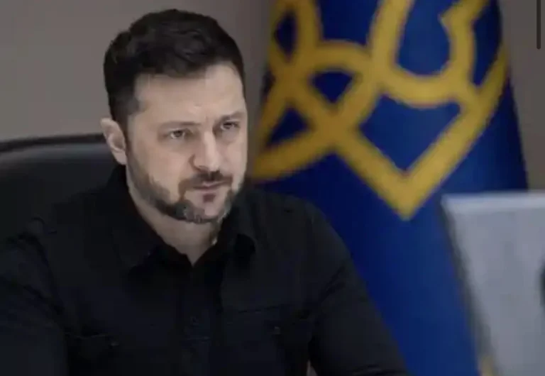 Зеленский требует блокировать танкеры России - изображение 1