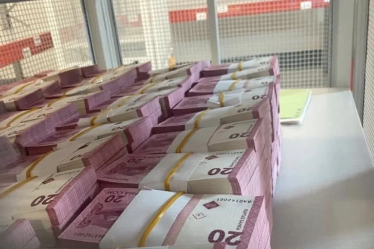 Кыргызстан начал самостоятельно печатать нацвалюту - изображение 1