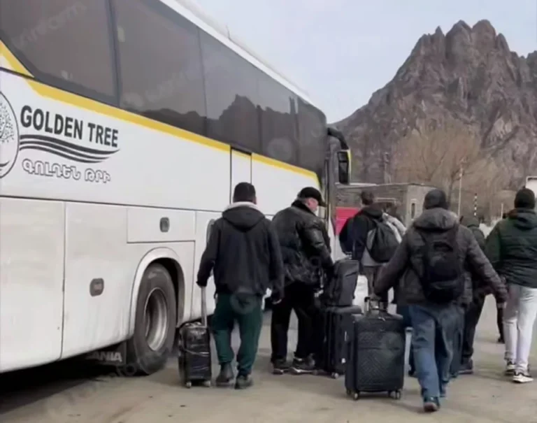 34 казахстанца эвакуировали из Ирана через Армению - изображение 1