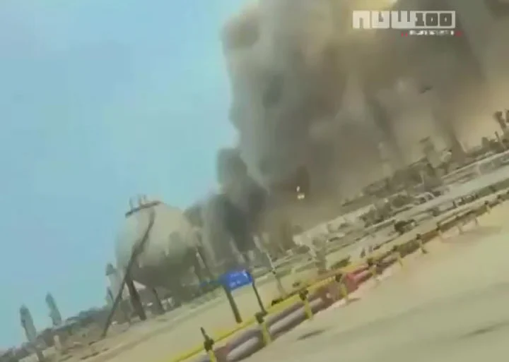 Иранские дроны атаковали крупнейший НПЗ в мире - изображение 1