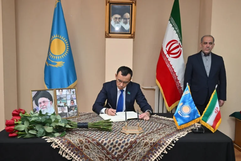 Казахстан выразил соболезнования Ирану из-за гибели аятоллы Хаменеи - изображение 1