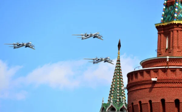 Военный парад 9 мая могут сократить из-за ракетной угрозы - изображение 1