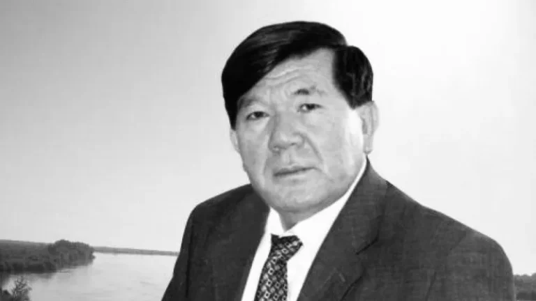 Умер Мухтар Шаханов — народный писатель и Герой Труда Казахстана - изображение 1