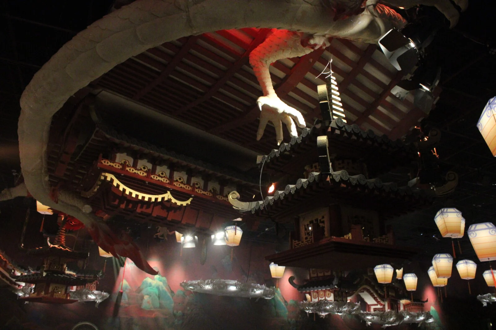 Изображение 45 для Чем Шанхай удивит казахстанцев