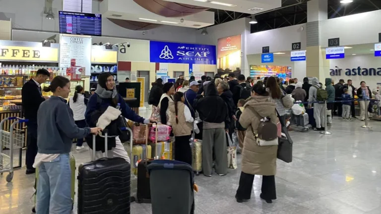 В Казахстане наградили участников эвакуации граждан с Ближнего Востока - изображение 1