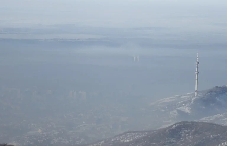 Алматы задыхается: Токаев предложил союз с Узбекистаном - изображение 1