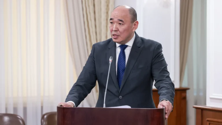 Одни и те же лица: Шарлапаев «вытесняет» Баталова из структур - изображение 1