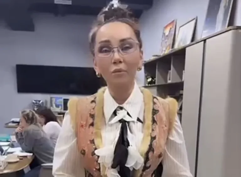 Минкульт проверил, как камзол из фильма попал к Алагузовой - изображение 1