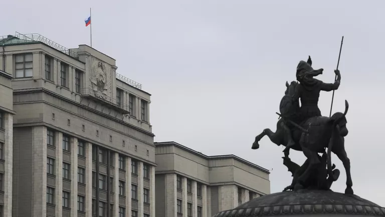 Россиянам могут начать платить 13-ю зарплату к 1 Мая - изображение 1
