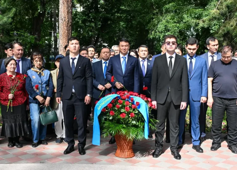В Алматы почтили память жертв политических репрессий и голода - изображение 1