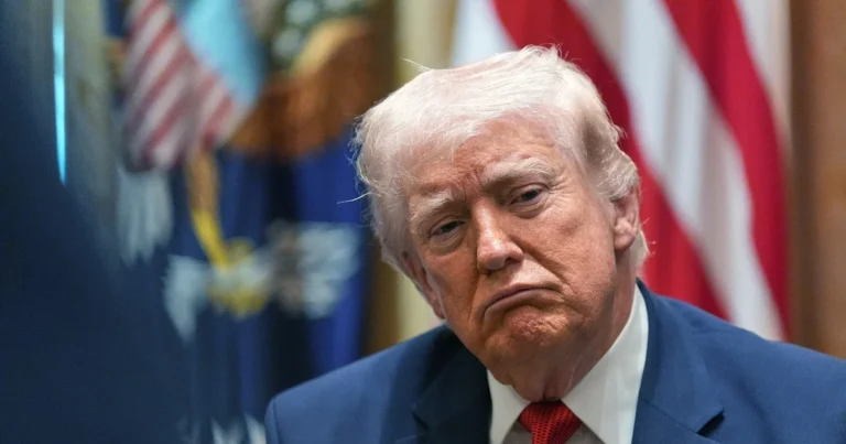 Трамп заморозил операцию в Ормузе - изображение 1