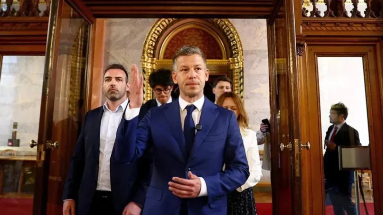 Новый премьер-министр Венгрии призвал президента уйти в отставку - изображение 1