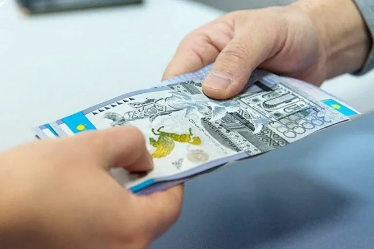 Каждый третий казахстанец считает коррупцию главной проблемой образования - изображение 1