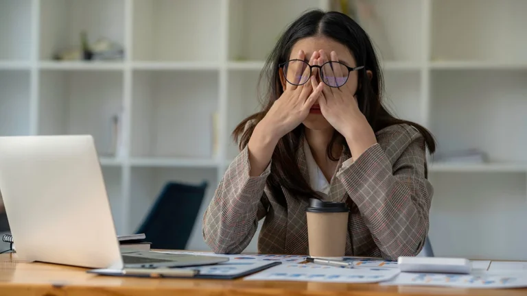 Каждый седьмой казахстанец работает сверх нормы - изображение 1