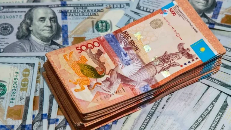 Нацбанк льёт доллары, но тенге всё равно слабеет - изображение 1
