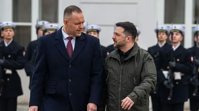 Навроцкий прокомментировал слова Зеленского и обострил спор с Киевом - изображение 1