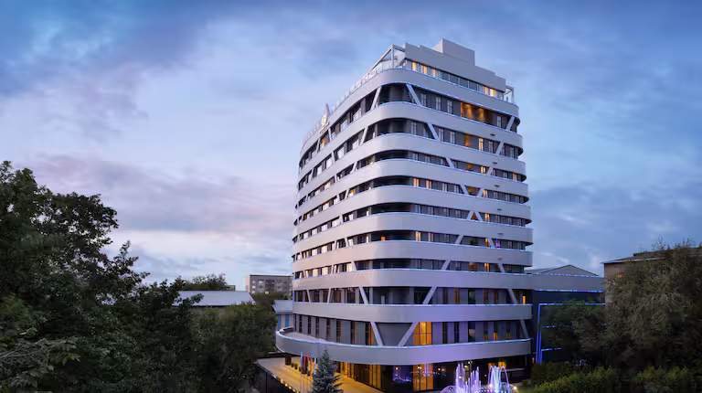 Государство против арендаторов: битва за отель Hilton длится уже два года - изображение 1