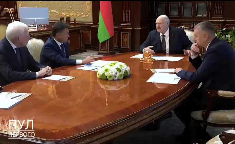 Лукашенко заявил о нежелании втягивать Беларусь в войну с Украиной - изображение 1
