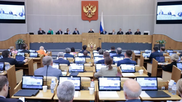 Россия ужесточила правила для гастарбайтеров: кого вышлют - изображение 1