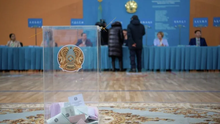 Билет в Курултай обойдётся двум партиям почти в ₸300 млн - изображение 1