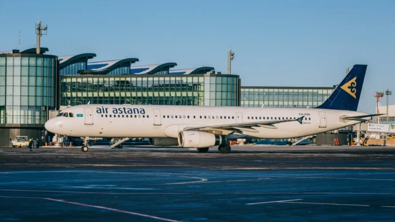 Air Astana приостановила рейсы в ОАЭ из-за эскалации в регионе - изображение 1