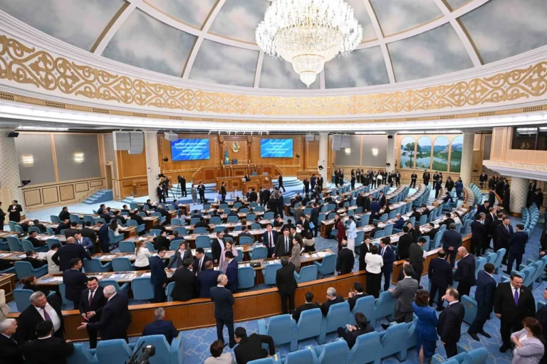 Первый созыв Курултая распределил депутатов по комитетам - изображение 1