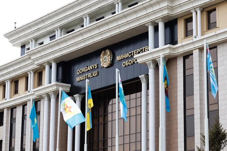 Токаев создал комиссию для комплексной проверки Минобороны - изображение 1